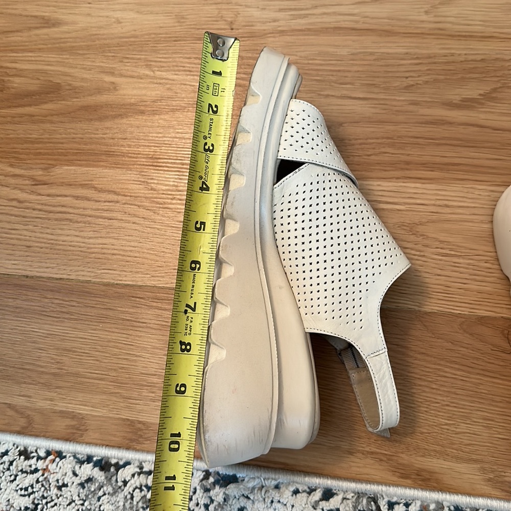 Wedged Sandals - Picture 9 of 10